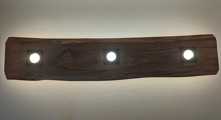 Plafonnier bois naturel spots et lumière indirecte